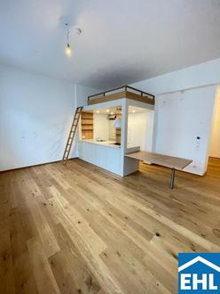 N�he Naschmarkt: 1-Zimmerwohnung im DG-Ausbau eines stilvollen Altbaus