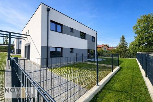 ERSTBEZUG VOR DEN TOREN WIENS - DOPPELHAUSHÄLFTE MIT STELLPLÄTZEN AUF EIGENGRUND