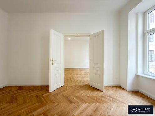 ERSTBEZUG NACH SANIERUNG - ALTBAUWOHNUNG IN BESTER LAGE DES 4. BEZIRKS - ELEGANZ TRIFFT CHARME