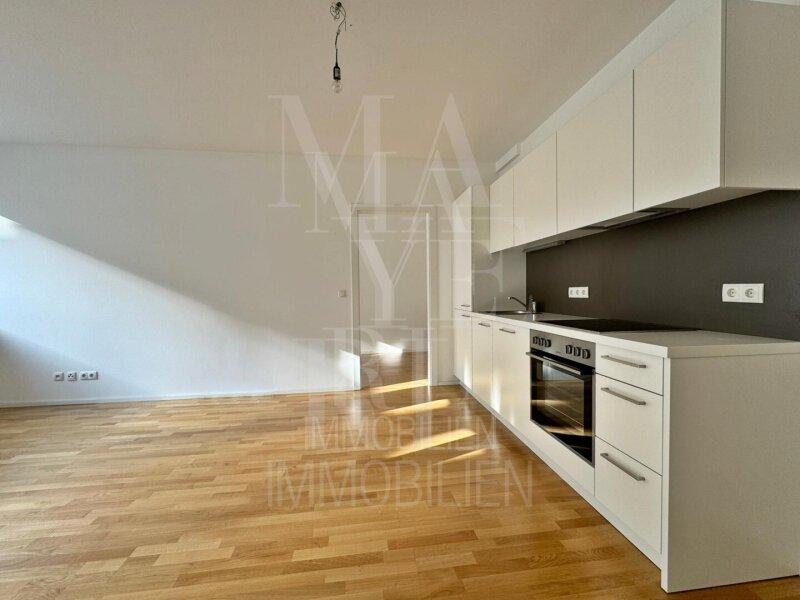 Wohnzimmer / K�che