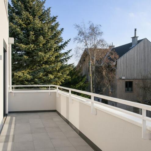 Modernes Wohnen im Grünen: 3-Zimmer-Neubauwohnung mit Terrasse