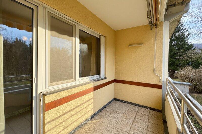 Westseitige Loggia mit Markise