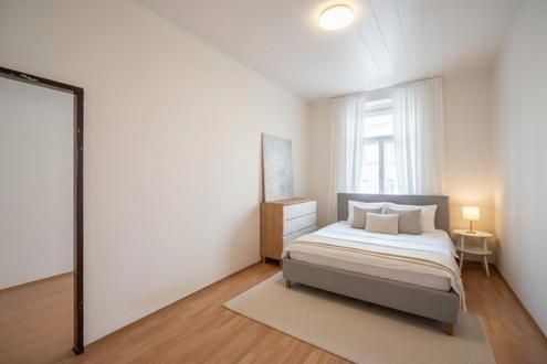 ++NEU++ Altbauwohnung zur Sanierung - 2-Zimmer -  ideal für Anleger oder Eigennutzer