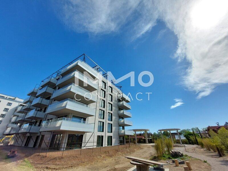 Lax Geb�ude im Park