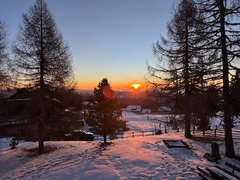Direkt bei der Piste!!! Die letzte 3-Zimmer Wohnung, Terrasse, Balkon,  inkl 1 Kfz Stellplatz -  jetzt zugreifen
