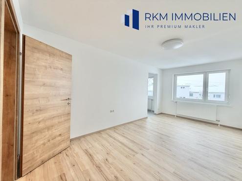 Traumhafte, vollrenovierte Dachgeschoßwohnung in Ruhelage *inkl. HEIZKOSTEN*