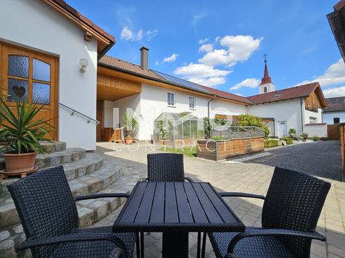 Gro�z�giges Haus in Hausbach bei Schwarzenau mit vielfachen Nutzungsm�glichkeiten