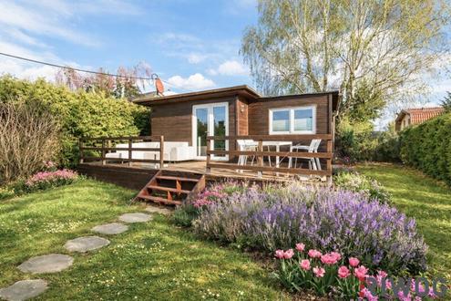 KLEINGARTENHAUS / GRUNDST�CK AM HACKENBERG -  EIGENGRUND - GANZJ�HRIG WOHNEN - GROSSE TERRASSE UND POOL - MITTEN IM GR�NEN