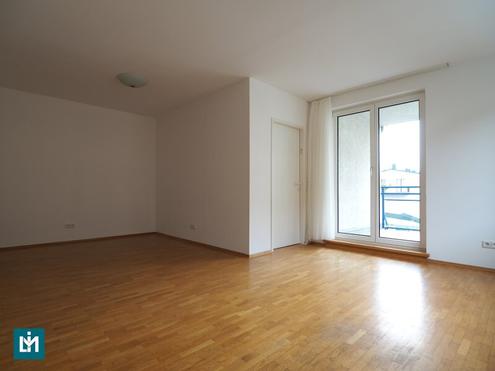 SCHÖNE 3 - ZIMMER WOHNUNG MIT FREIFLÄCHE / NÄHE SAARPARK