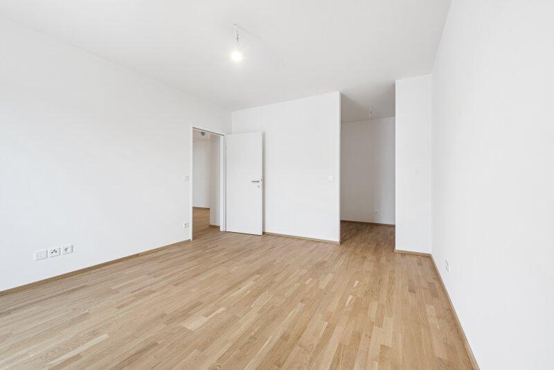 Zimmer mit Schrankraum