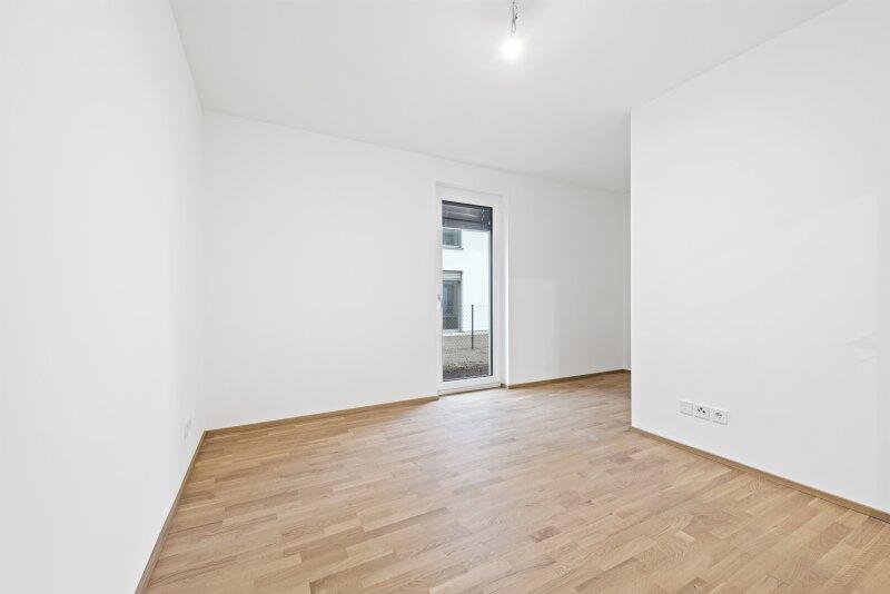 Zimmer mit Schrankraum und Bad