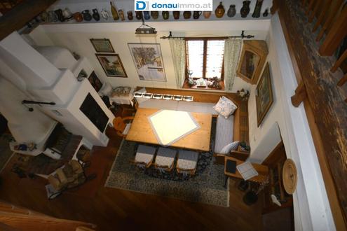 F�r Liebhaber: geschichtstr�chtige Traum-Immobilie mit 2 H�usern und gro�em Au�enbereich samt Schwimmteich in Langenlois