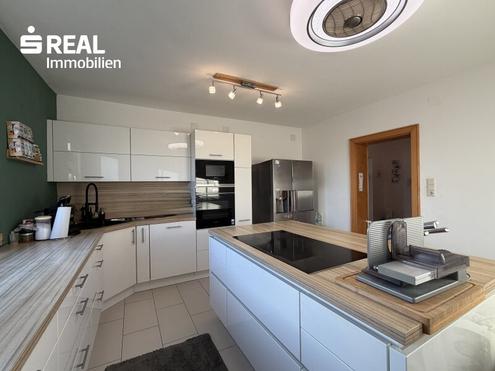 gro�z�giges, modernisiertes Einfamilienhaus mit Swimming Pool, Keller & Garage in Bruck an der Leitha