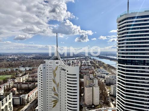 Wien von oben - DC2 Studio mit Morgensonne
