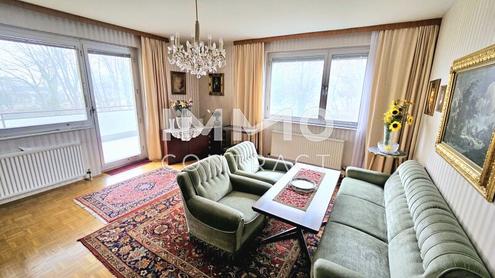 Große 3-Zimmer-Wohnung mit Loggia im Zentrum mit Parkblick