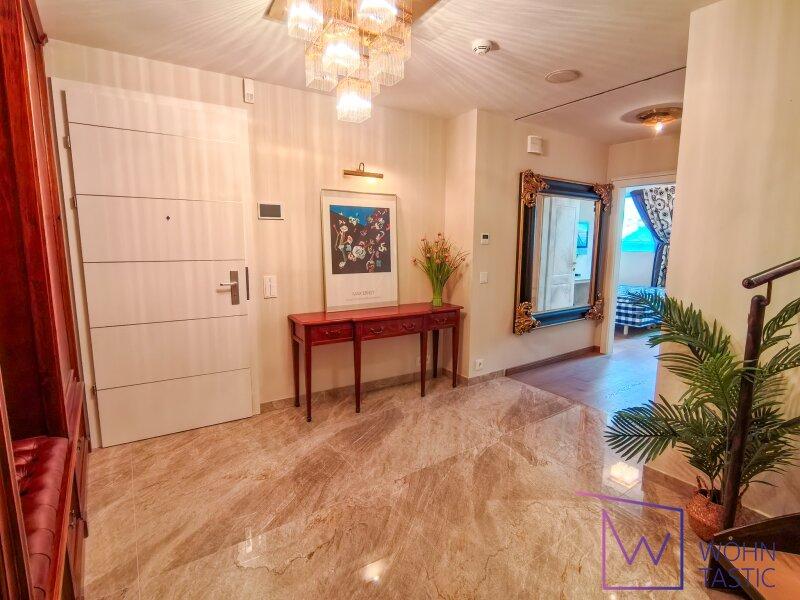 Vorraum mit hochwertigem Steinboden