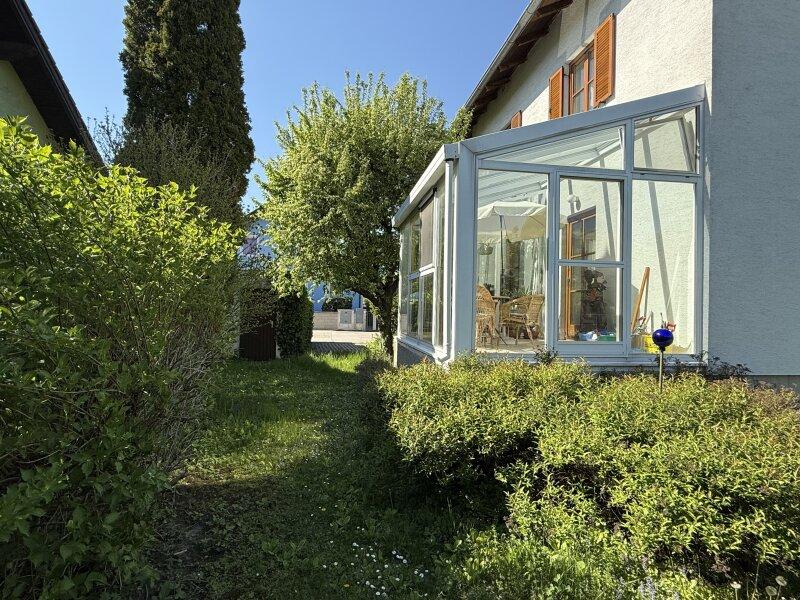 Garten mit Wintergarten