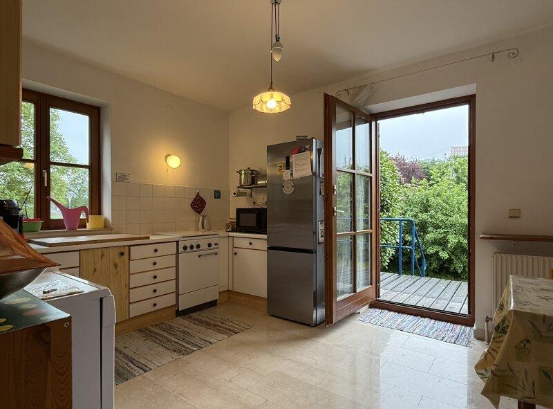 K�che mit Ausgang in den Garten