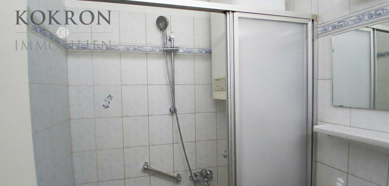 Badezimmer mit Wanne