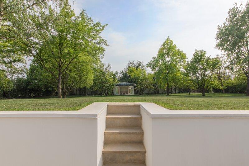 Weg zum romantischen Pavillon