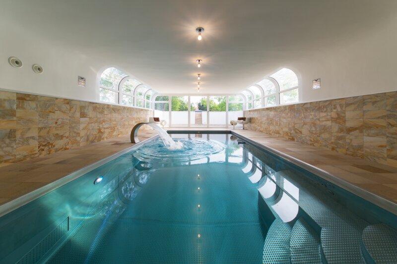 Indoor Edelstahl-Pool mit Wasserfall