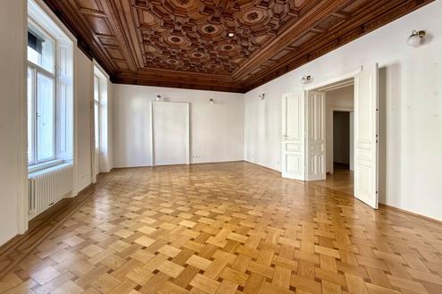 Gro�z�gige Altbauwohnung mit kleinem Balkon in repr�sentativen Stilaltbau