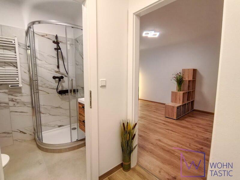 Vorzimmer - Blick Richtung Bad & Zimmer