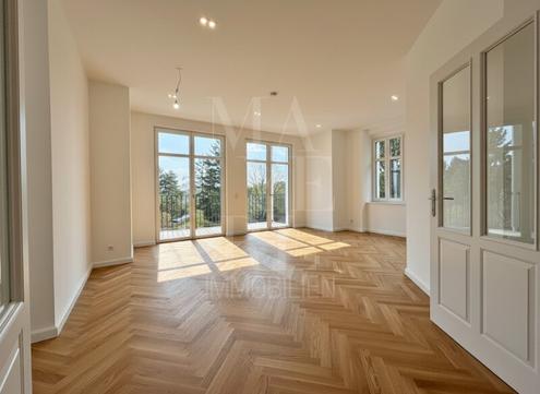 Stilvoll sanierte Gartenmaisonette mit Naturpool