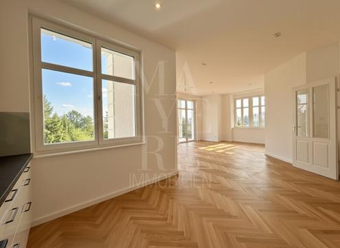 Stilvoll sanierte Altbauetage mit Balkon/Garten und Naturpool