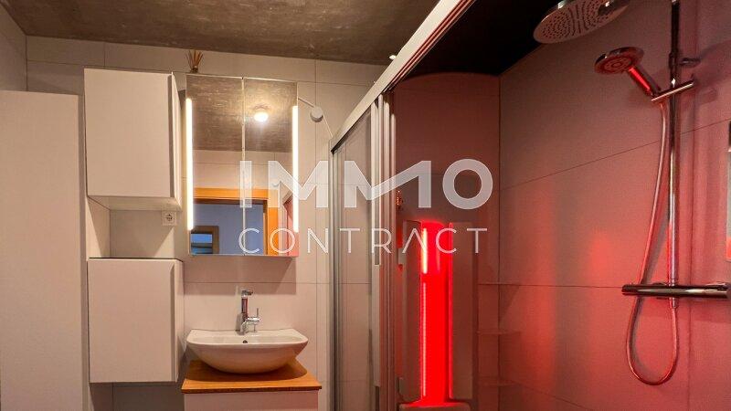 Wellness-Dusche mit Infrarot-Sauna