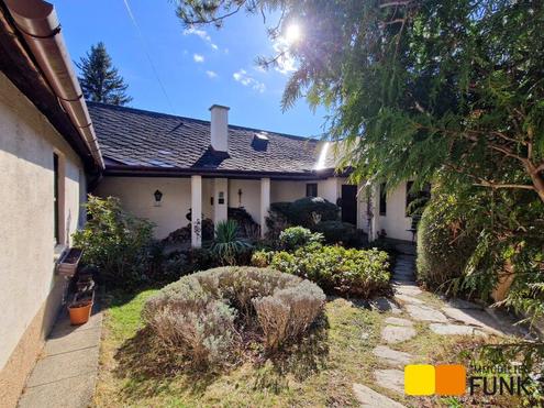 Charmantes Haus auf wunderbarem Grundst�ck