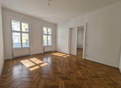 Großzügige 2 Zimmer Altbauwohnung mit Fischgrätparkett in 1090 Wien - Seegasse