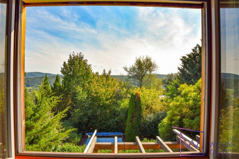 Guten Morgen! Bei diesem Blick aus dem Fenster steht man ger