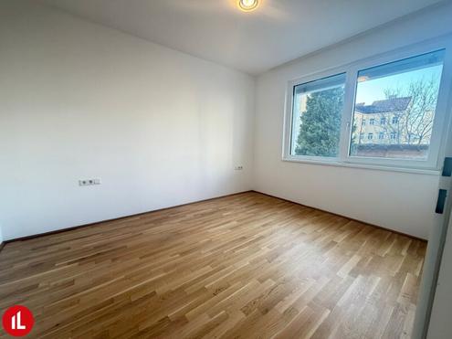 Ruhige 2-Zimmer-Wohnung mit Balkon in Schwechat