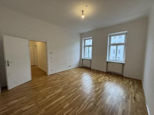 Charmante 2 Zimmer Wohnung mit K�che - Ab sofort verf�gbar!
