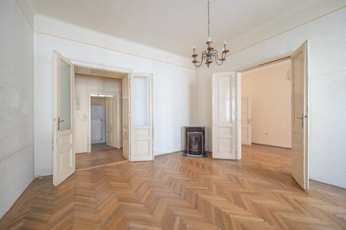 Entwicklungsw�rdige Stilaltbauwohnung in toller Lage! Verwirklichen Sie Ihren Altbautraum!