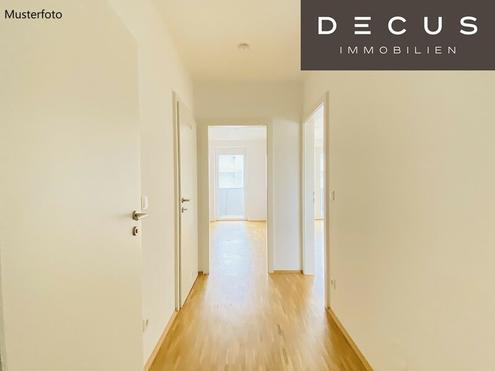 | IN STRASSGANG | SÜDBALKON | 2-ZIMMER