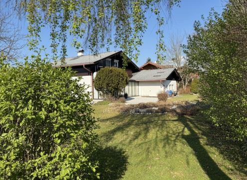 Zuhause zwischen See und Golfplatz