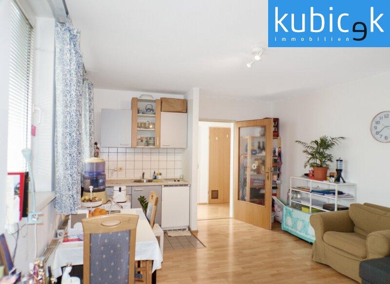 Wohn-/Esszimmer mit integrierter K�che