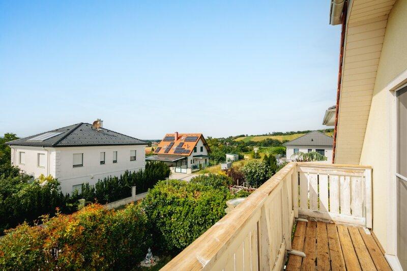 Balkon mit Blick zum Badesee