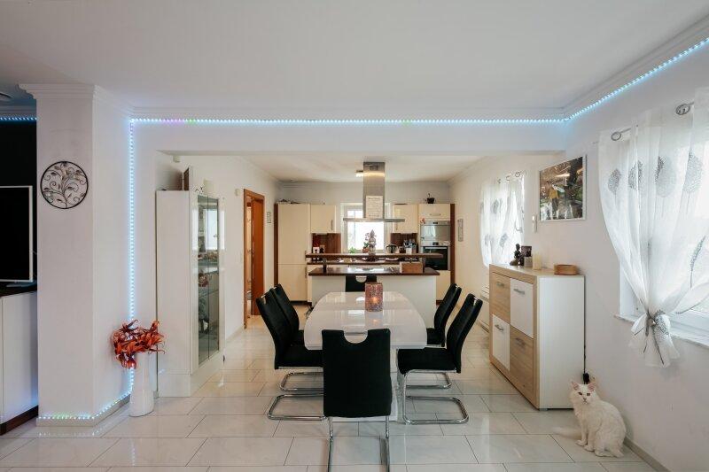 Wohn-/Esszimmer mit K�che