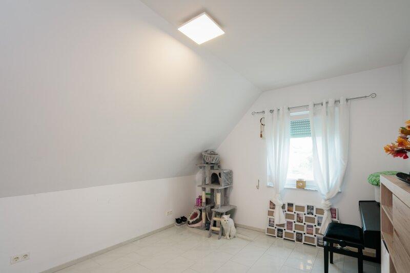 zweites Zimmer im Obergeschoss