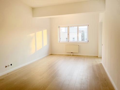 Top moderne, helle 3-Zimmer Wohnung mit Loggia