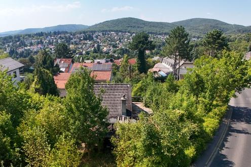 Am Satzberg: Eckgrundst�ck in Westlage mit Abbruch-Sommerhaus