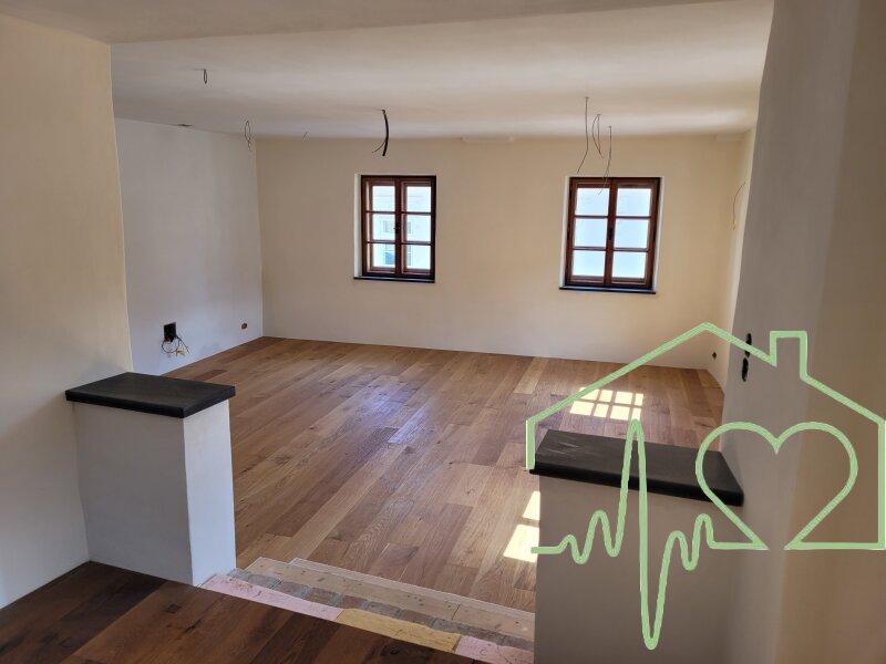 Gro�z�gige, helle Familienwohnung mit Panoramablick