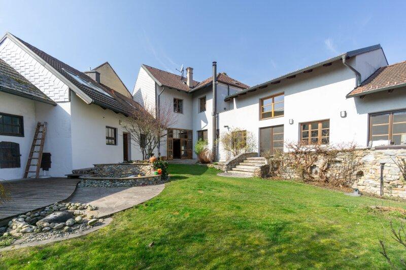 Hofansicht und Garten (Innenhof)