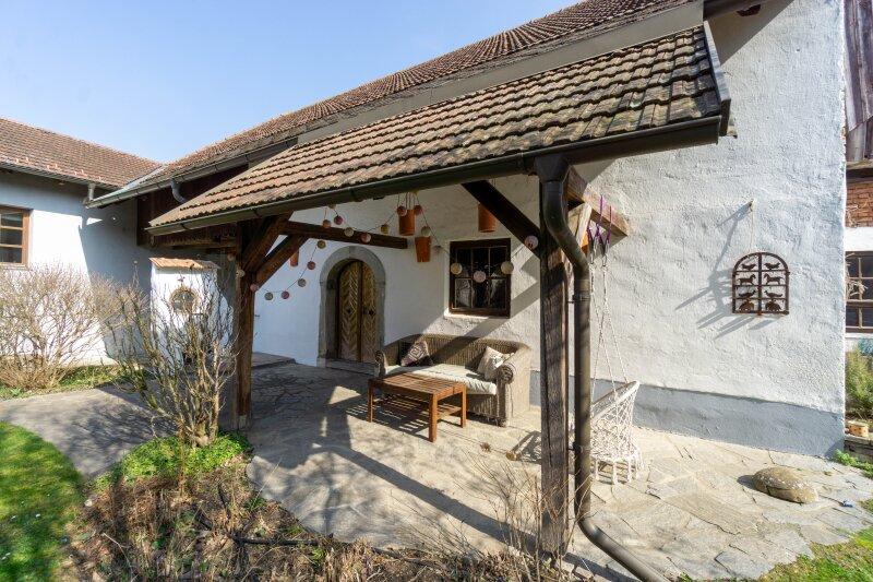 �berdachter Terrassenbereich