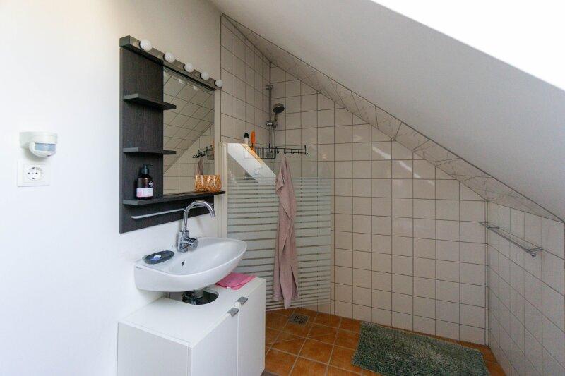 Einliegerwohnung / Dusche und WC
