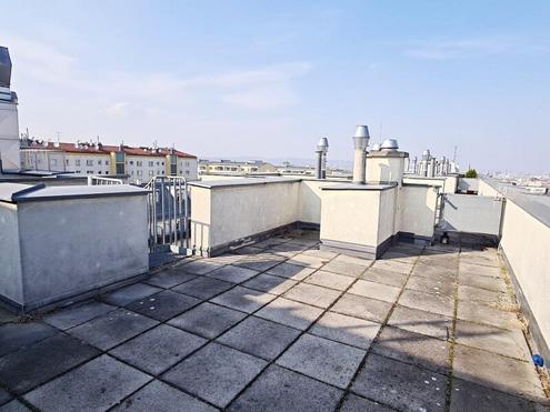 TOPGELEGENHEIT, Fernblick, 61 m2 Dachgescho� mit 48 m2 Terrasse, Wohnk�che, 1 Zimmer, Wannenbad, Parketten, Holbeingasse
