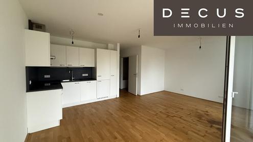 ## VERF�GBAR AB SOFORT ## FREIFL�CHE ## 2 ZIMMER ## GUT AUFGETEILT